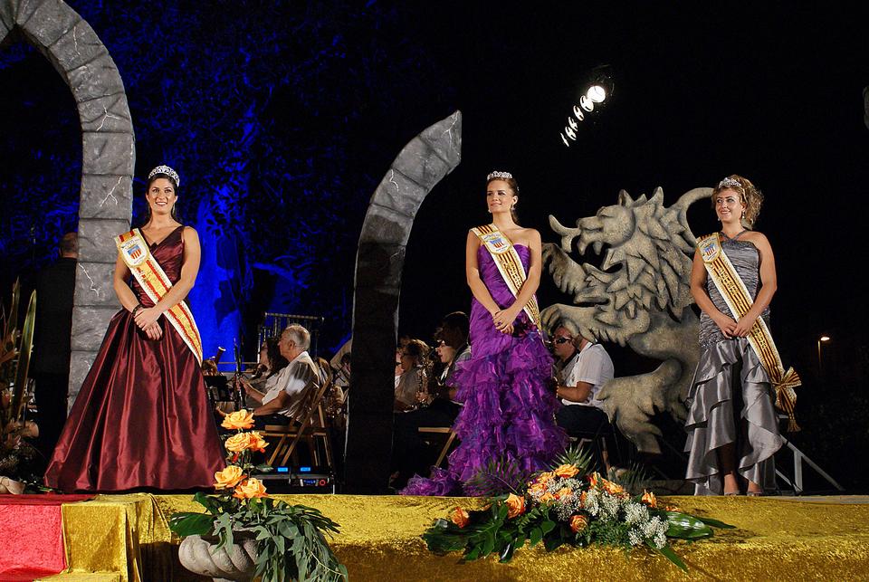 Reina y Damas Mayores